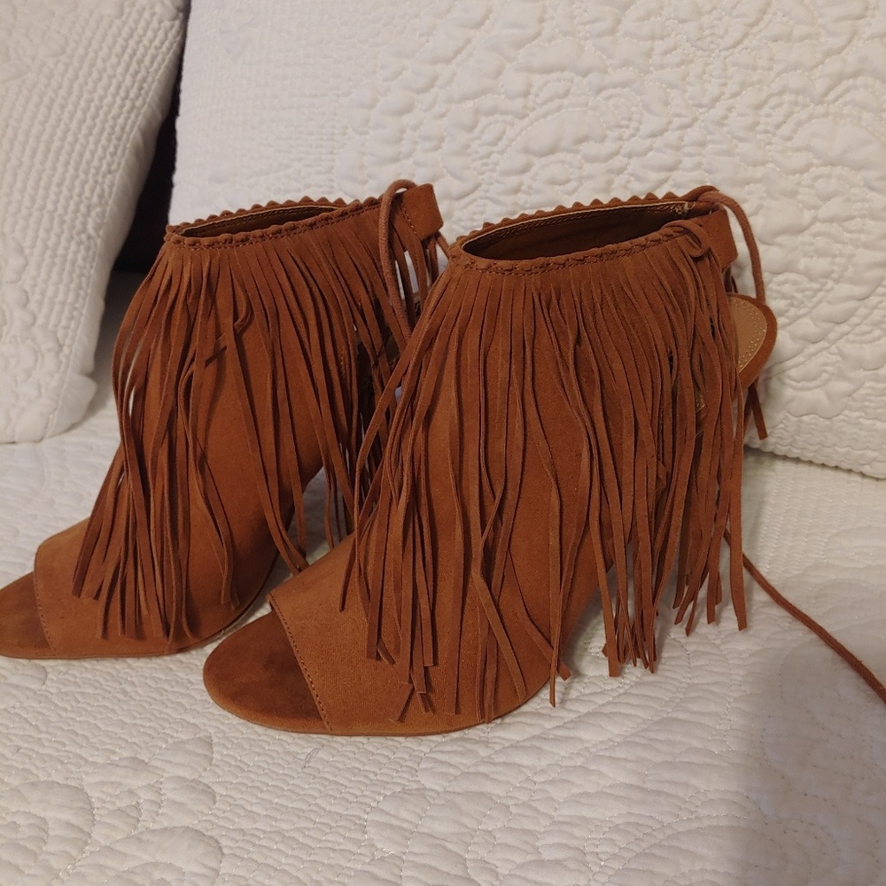 Shoes - Picture 3 of 3